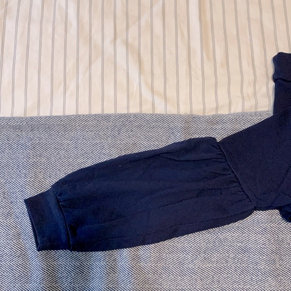 GAP bell sleeve crewneck sweatshirt - Picture 3 of 5